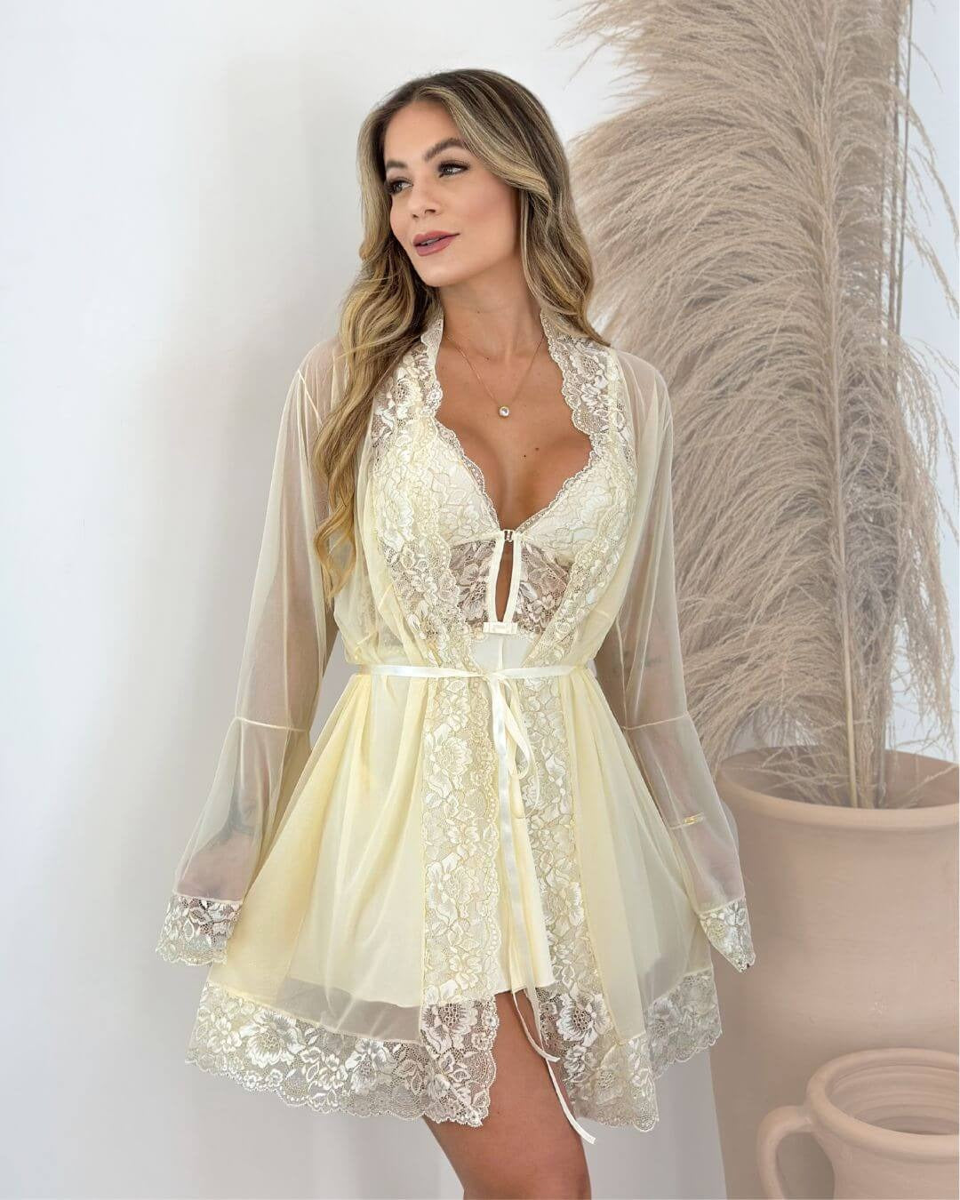 Conjunto Thalia Camisola + Calcinha + Robe em Tule e Renda